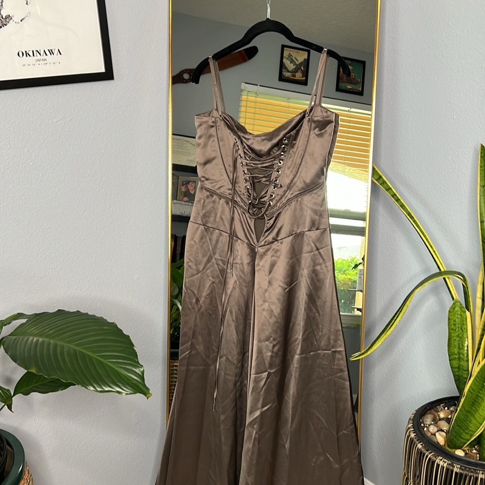 HOUSE OF CB 'Anabella' Smoke Lace Up Maxi Dress NWOT - Picture 9 of 11